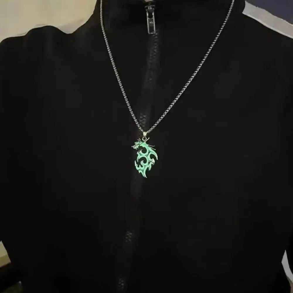 Womens Teen Girls Luminous Moon Necklace Moon Pendants Chain Choker Glow in The Dark Necklace Jewelry Gifts