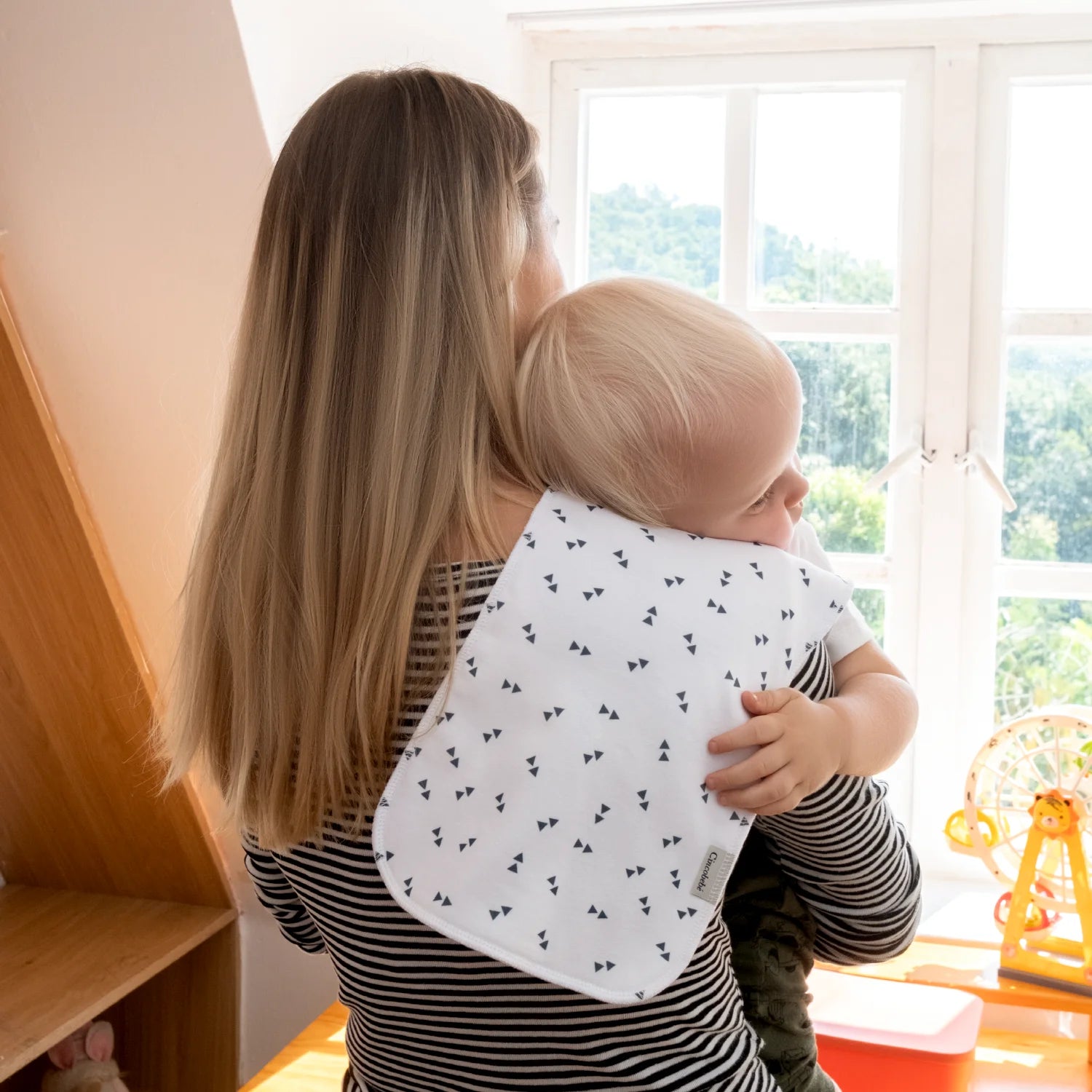 10-pack of soft and breathable baby burp towels - highly absorbent and breathable, suitable for newborns who spit up milk.