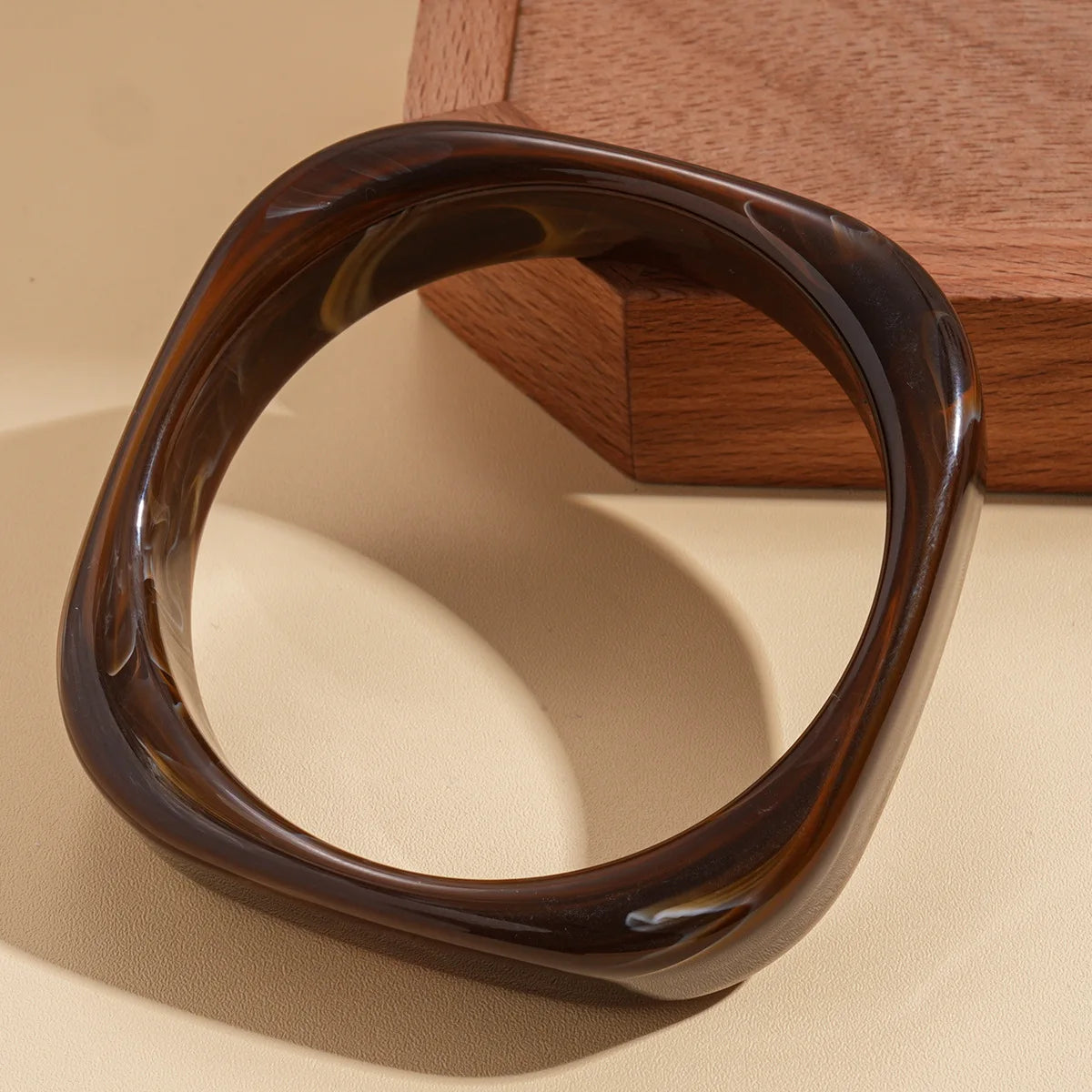 Irregular Resin Bracelet, Niche, Simple, Retro Style, Bracelet with Unique Temperament, Stylish Design, Unique Hand Jewelry,