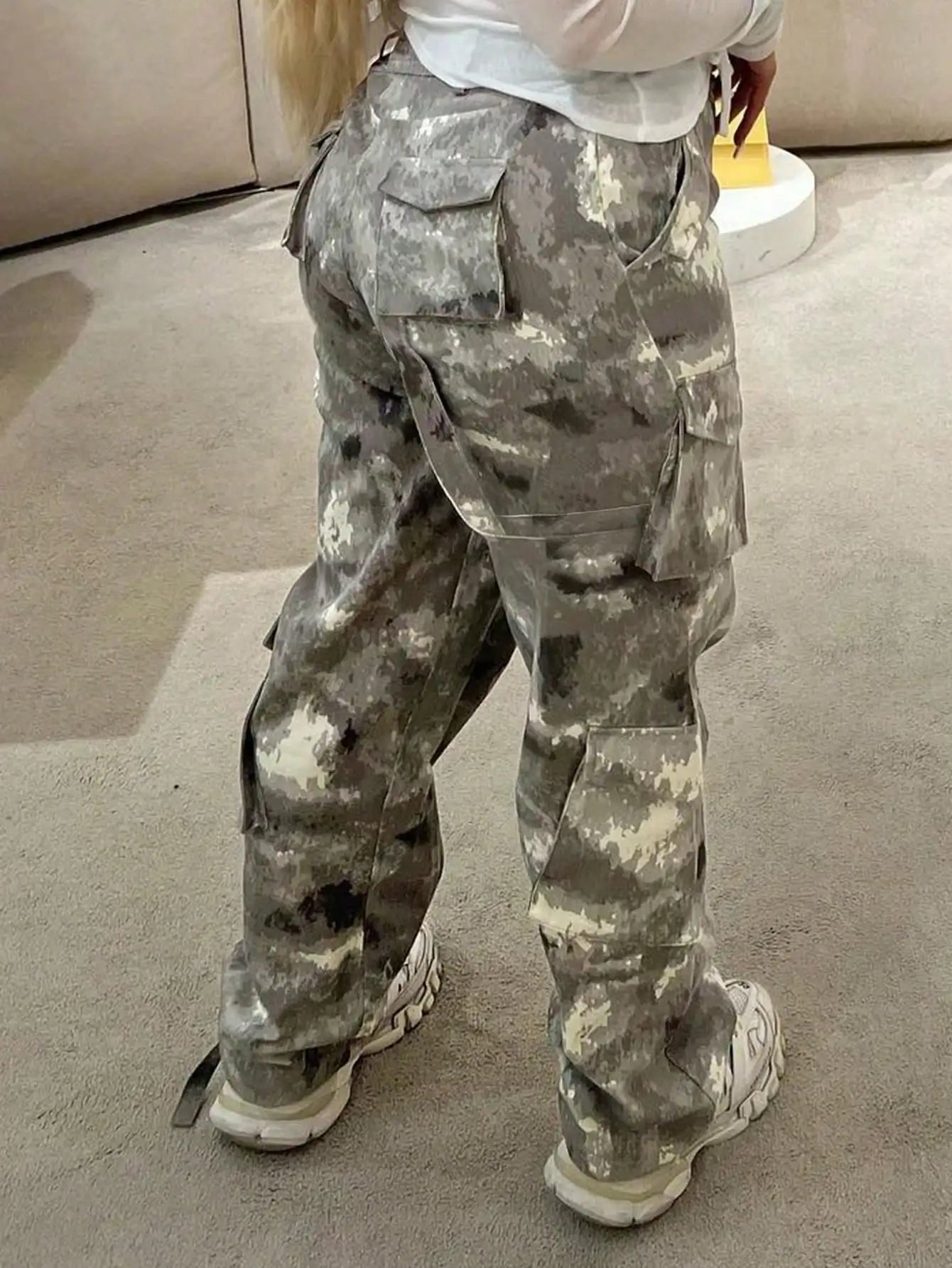 Women's Camo Cargo Pants: Y2K Wide Leg Baggy Style, Army Joggers with Flap Pockets