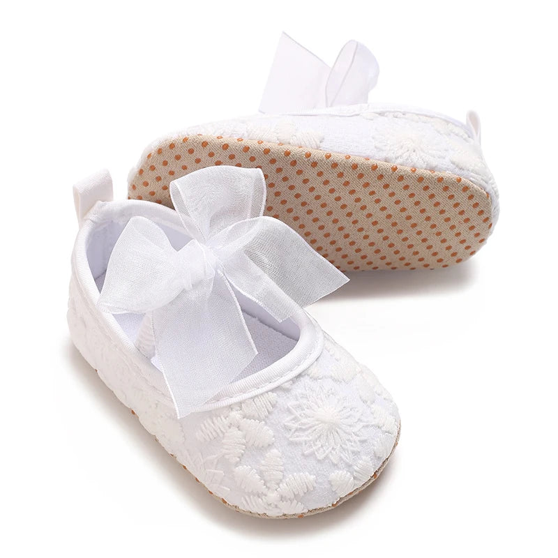 Elegant White Newborn Baby Walking Shoes with Lace Bow Princess Design Comfortable Soft Sole for Infant Girls