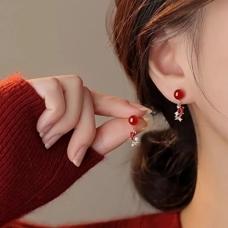 A pair of sterling silver fashion lucky koi fish stud earrings, exquisite women's stud earrings, suitable for parties,