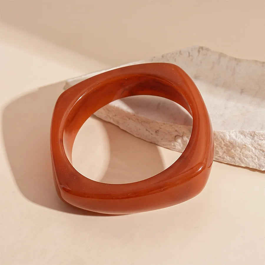 Irregular Resin Bracelet, Retro Style, Bracelet with Unique Temperament, Stylish Design, Unique Hand Jewelry, Wholesale for Women